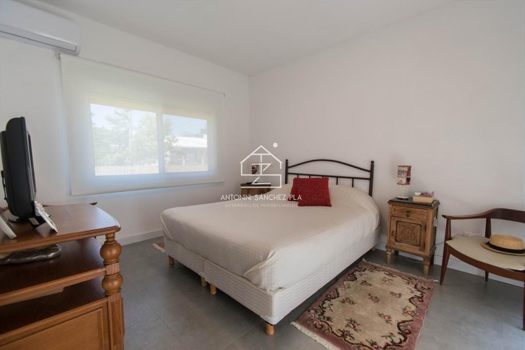 Moderna Casa con piscina climatizada. Barrio Marly. Proxima