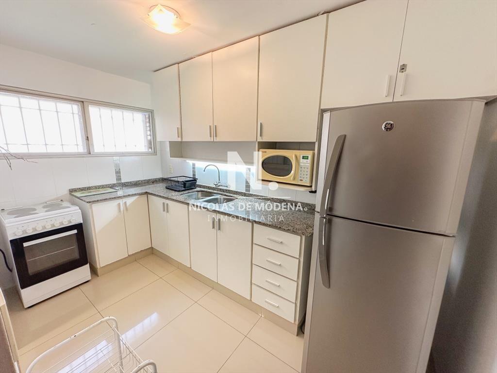 Vende impecable apartamento de 2 Dormitorios, a