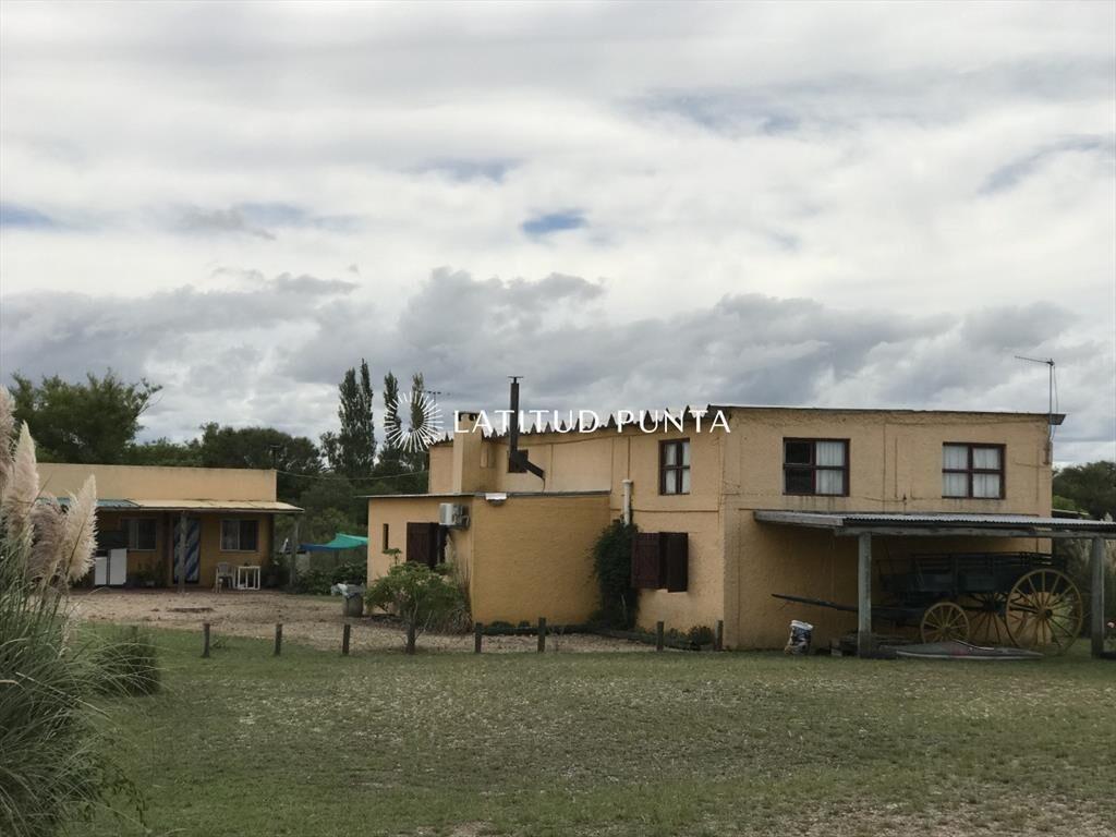 Chacra sobre ruta 9 a 30 km de José Ignacio