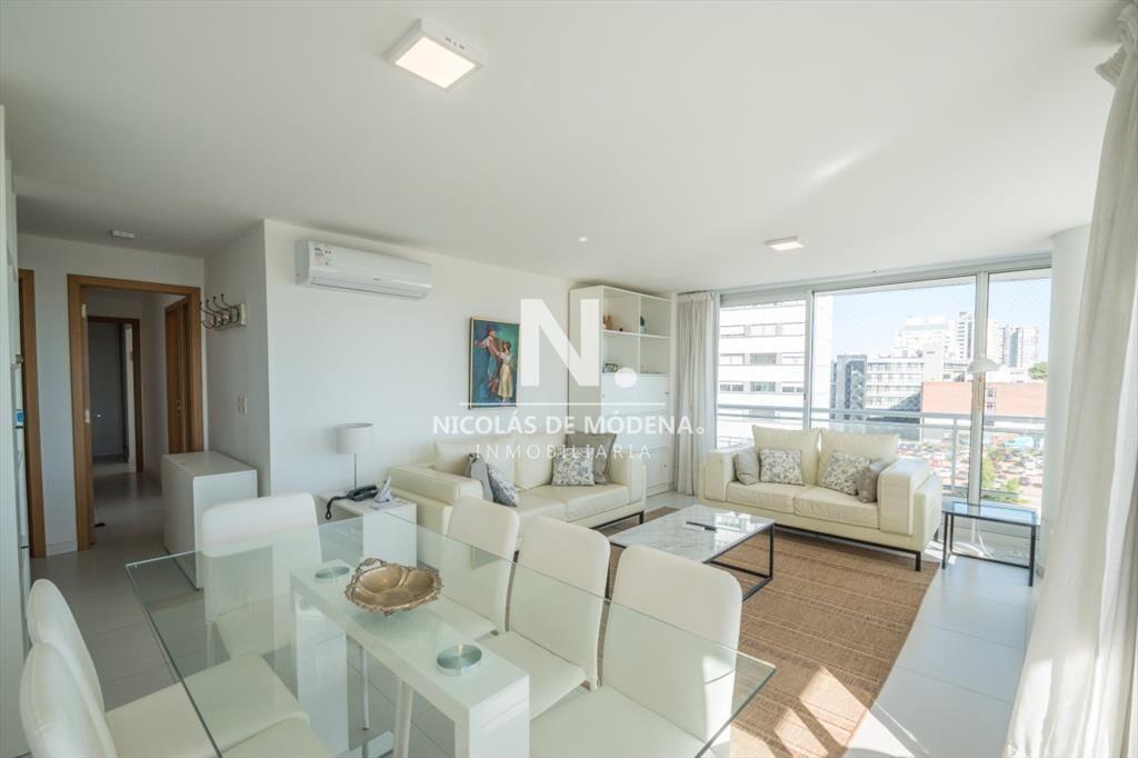 Vende apartamento de 3 dormitorios en Roosevelt,