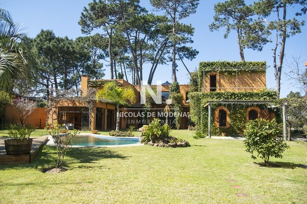 Divina Casa en venta en La Arbolada.