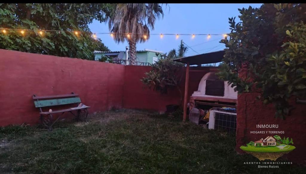 SE VENDE CASA EN ZONA DE BARROS BLANCOS
