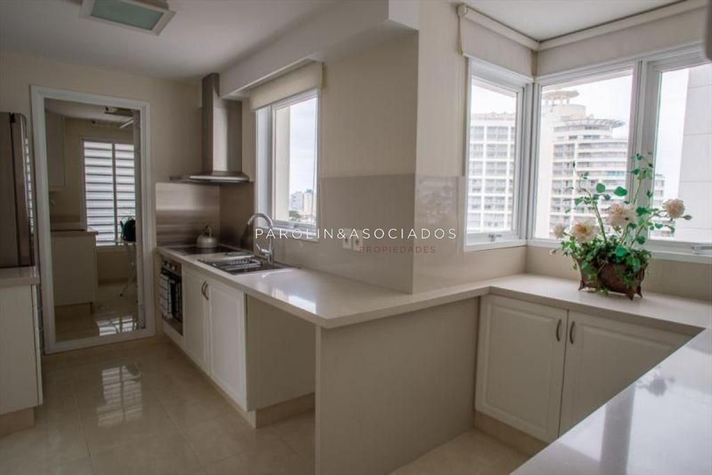 Apartamento en venta de 3 dormitorios en Tower,