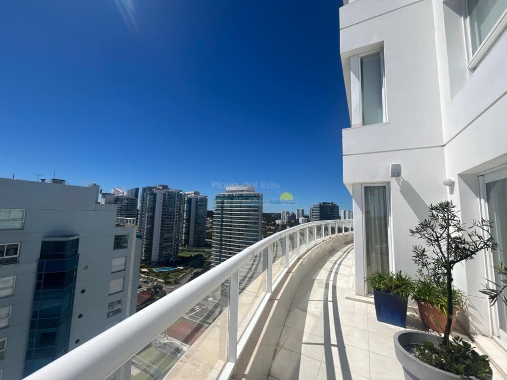 Apartamento en Venta de 4 Dormitorios en Torre ,