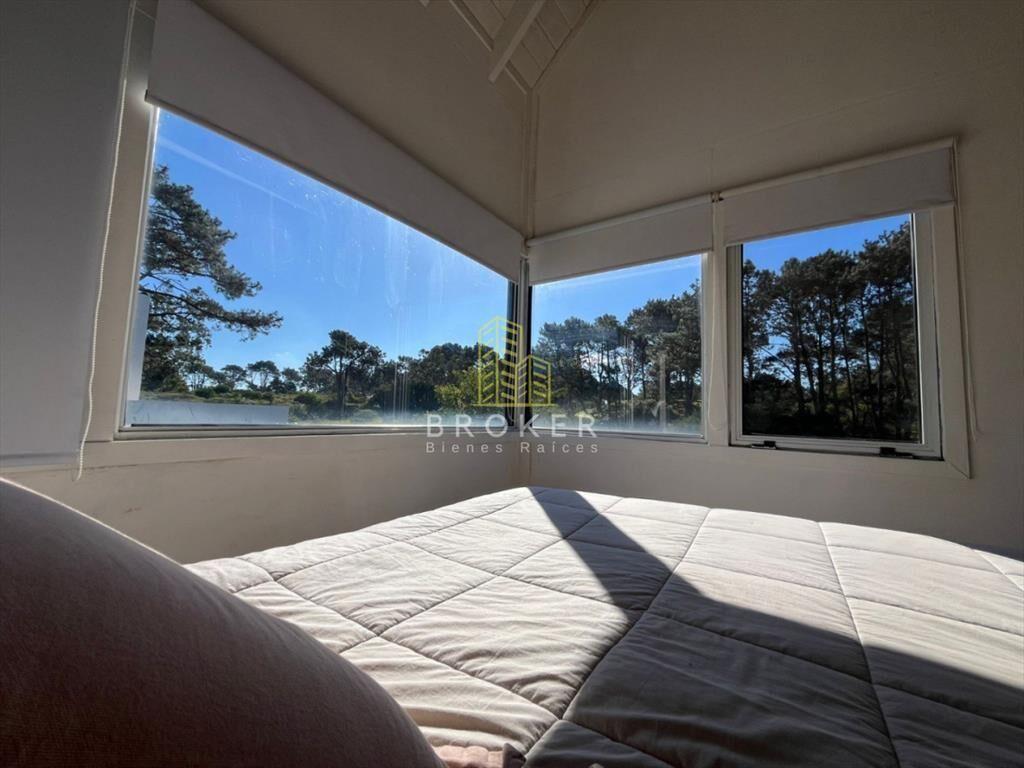 Venta de muy linda casa en manantiales de 2 +