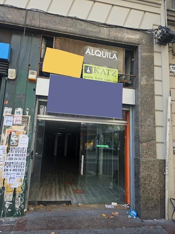 18 de Julio y Cuareim , 4 mts de frente, 180 m2 , doble alt
