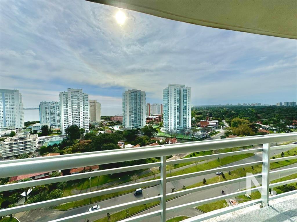 Alexander Boulevard en Venta de 2 Dormitorios con Vista al