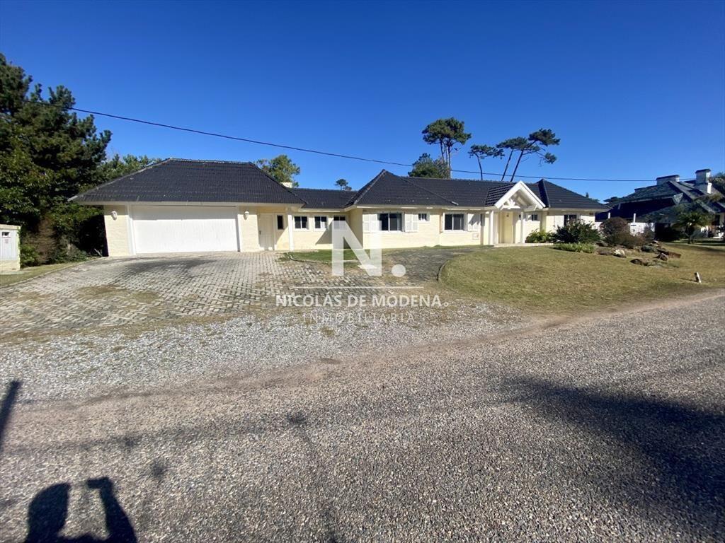 Venta casa 3 dormitorios en playa mansa Punta del