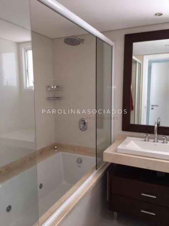 Apartamento en venta de 3 dormitorios en torre