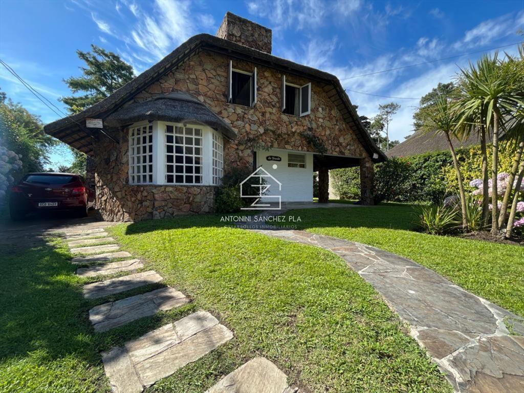Casa de 3 dormitorios en alquiler en Punta del