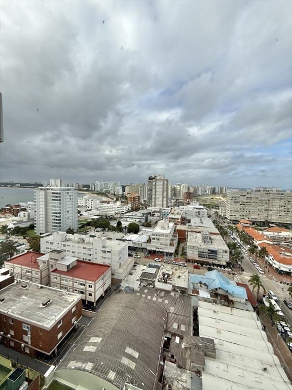 APARTAMENTO EN VENTA 3 DORMITORIOS EN TORRE DE