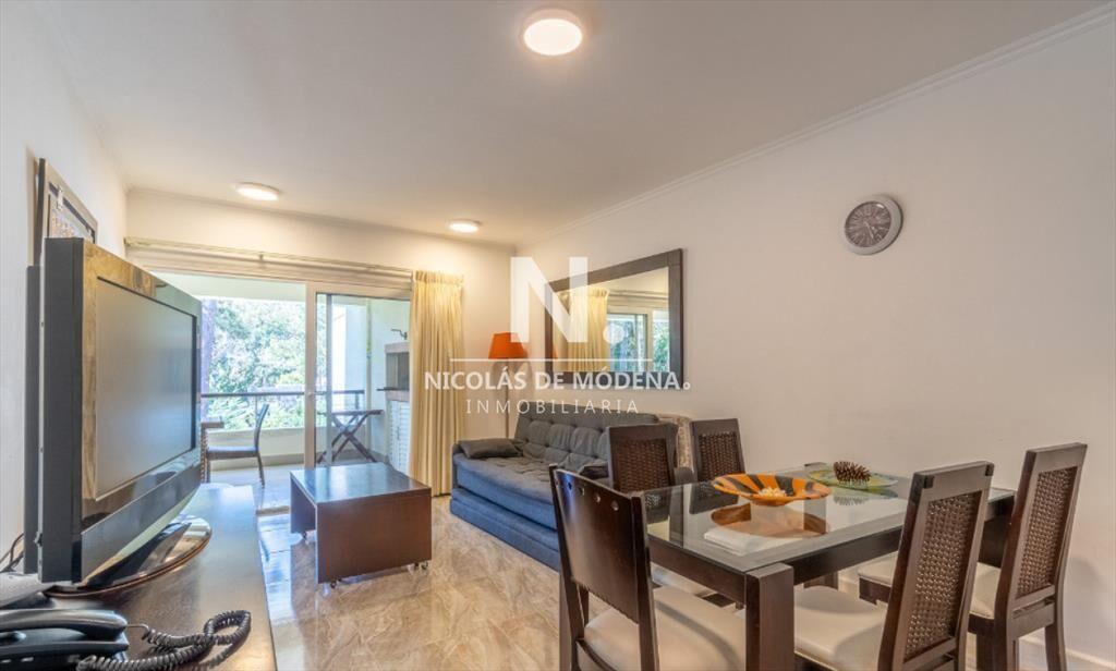 Departamento de 1 dormitorio en venta en complejo