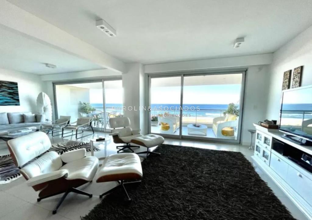 Exclusivo Penthouse en venta con piscina privada en Terraza