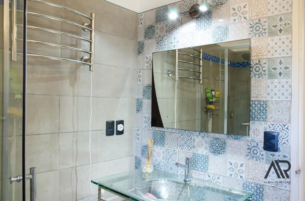 Casa en venta c/ cochera en Playa Mansa