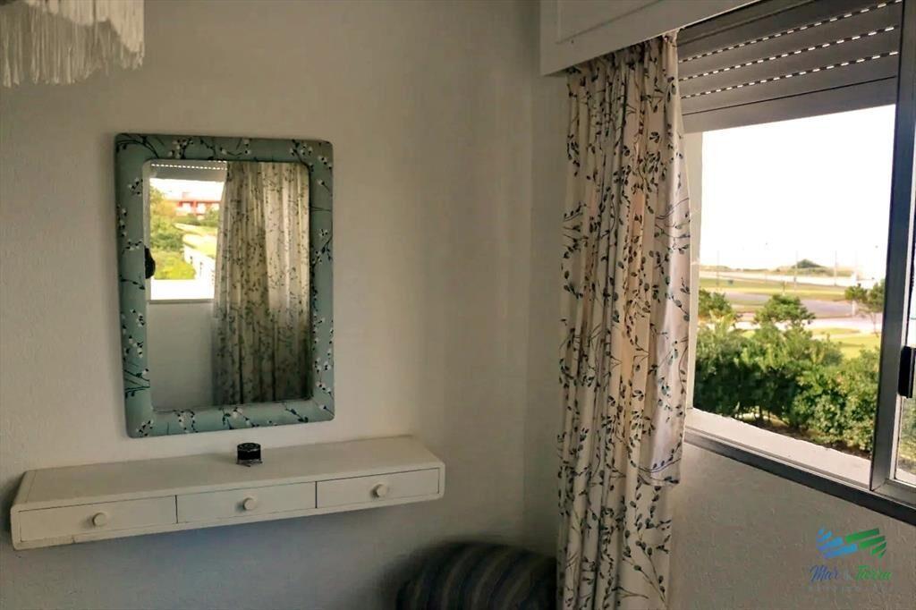 Vendo apartamento de 2 dormitorios, 2 baños y