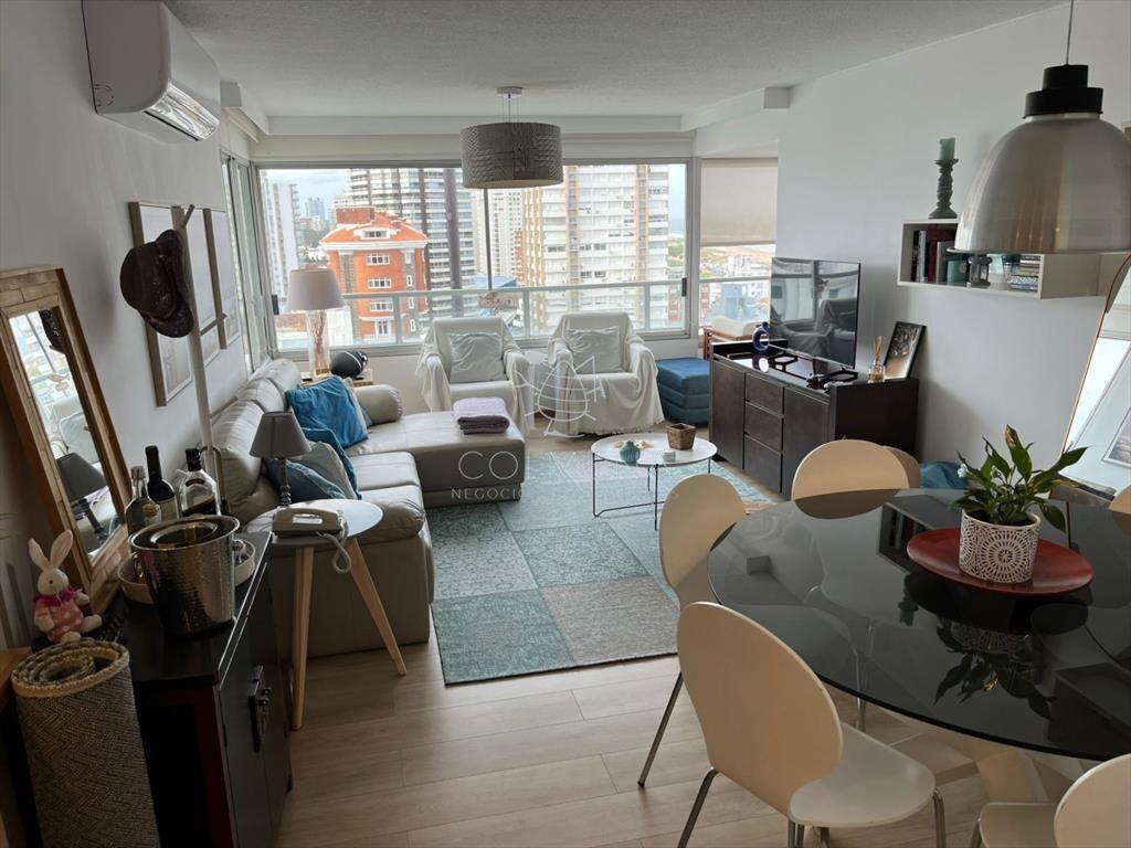 Departamento con vista al mar en Península, Punta del Este
