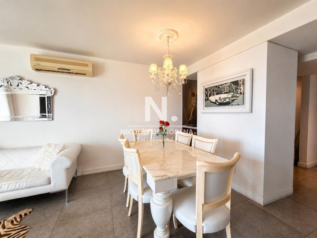 En venta en edificio Yoo, apartamento de 1 dormitorio y med