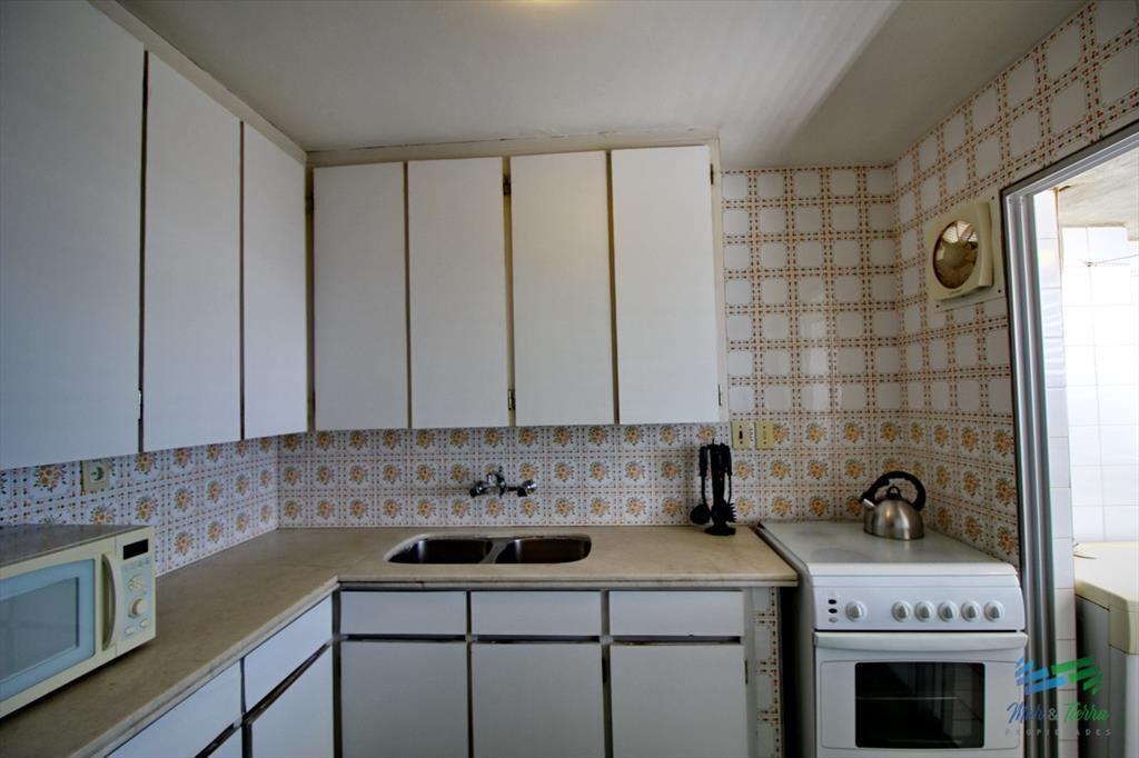 Apartamento amplio, luminoso con excelentes al ,