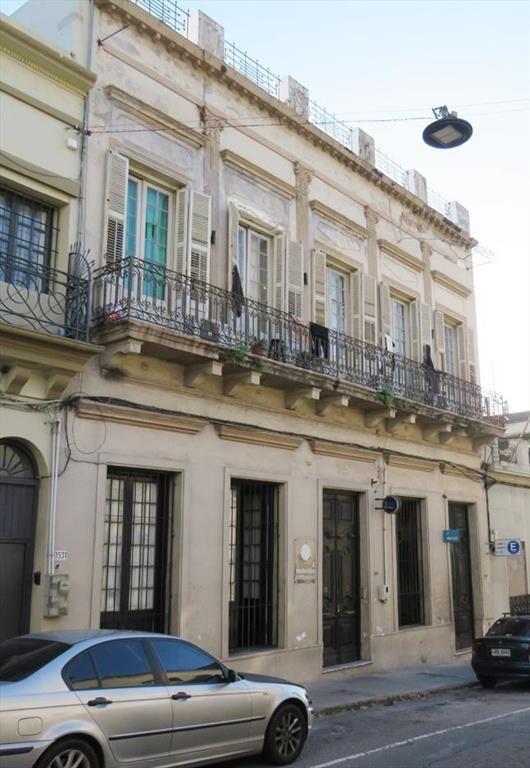 Venta  casa hostal  quince (15) dormitorios-  Ciudad Vieja