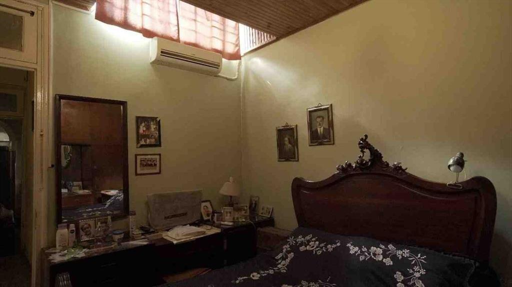 MUY BUENA CASA EN PLENO CENTRO DE SALTO