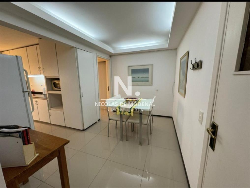 Oportunidad. Apartamento de 3 dormitorios , con ,