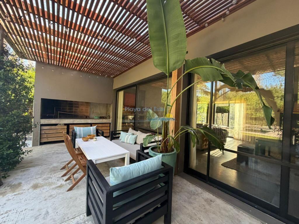 Confortable casa en Barrio Privado