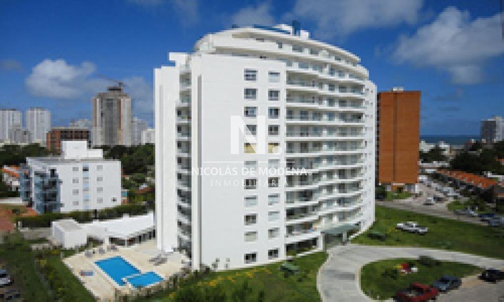 Apartamento de 2 dormitorios en venta en Punta