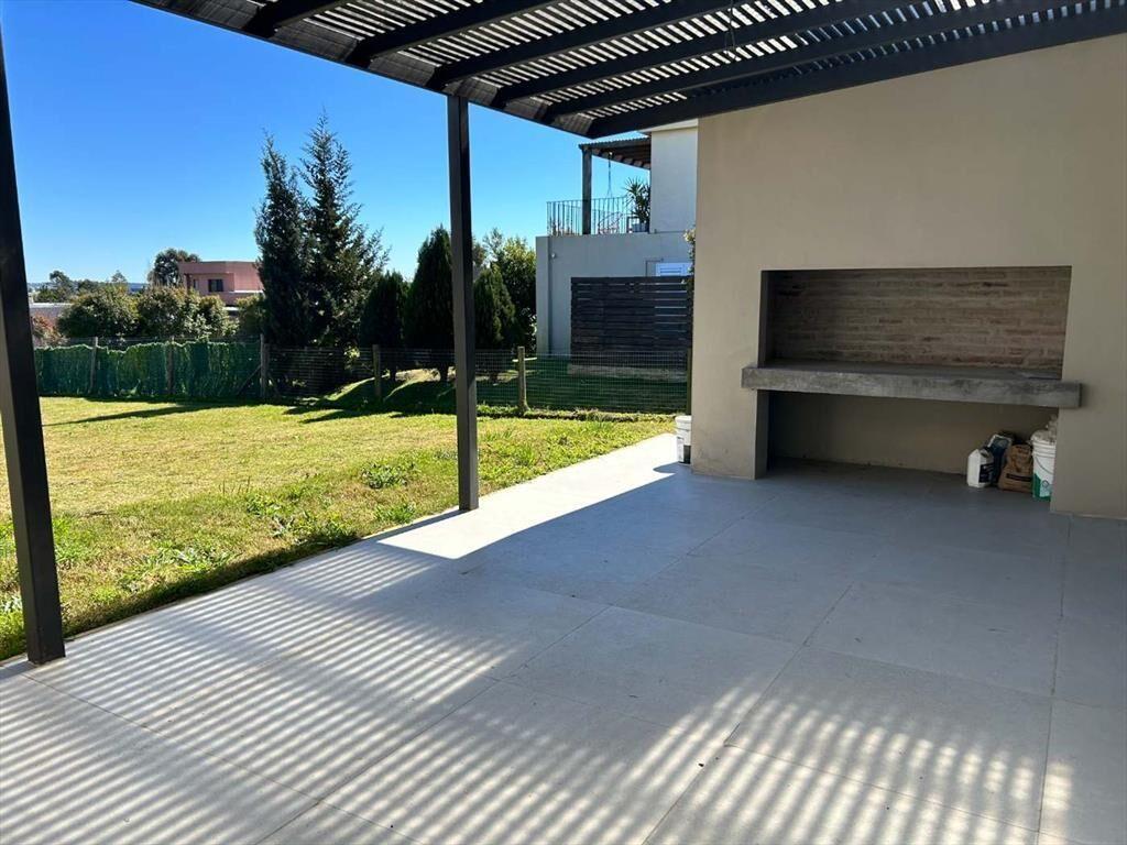 ALQUILER DE CASA A ESTRENAR EN LA TAHONA 3 DORM