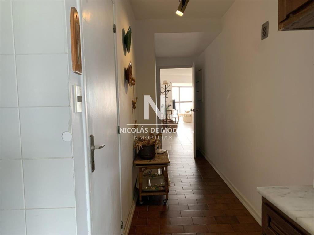 Apartamento en venta de  3 dormitorios,  3 baños