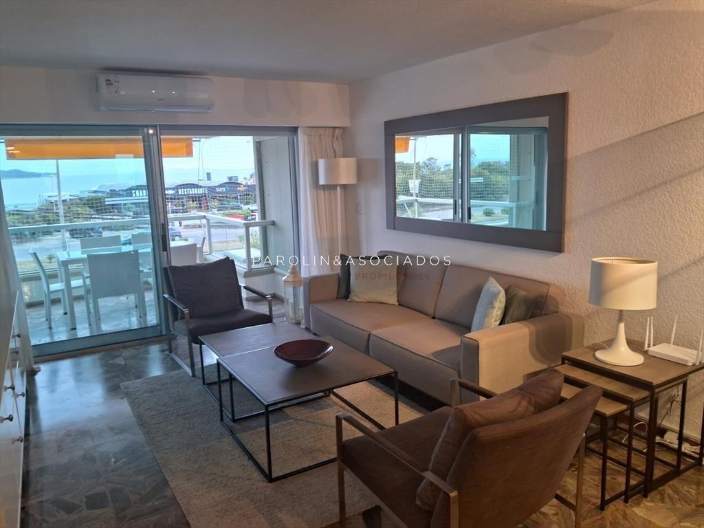 Hermoso apartamento en venta de 3 dormitorios en edificio M