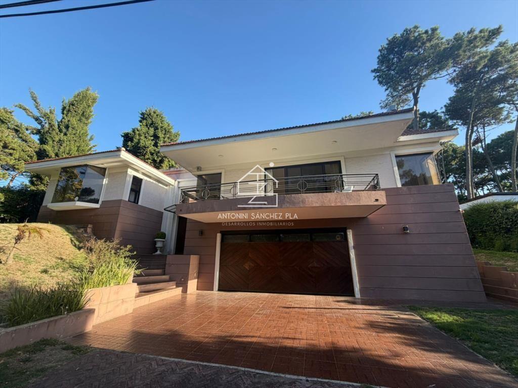 Casa en Alquiler anual Punta del este 3 dormitorios San Raf