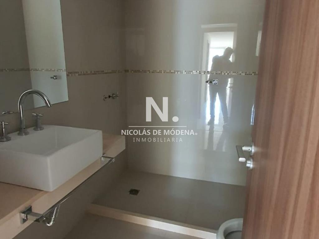 En venta impecable apartamento de 2 dormitorios