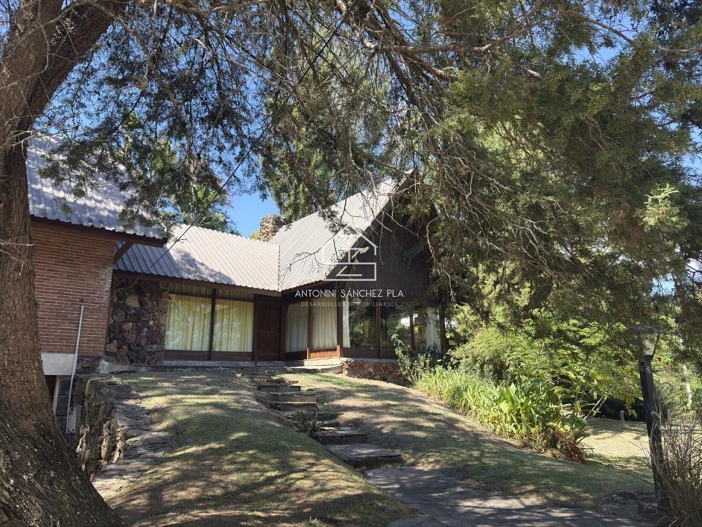 Casa en venta de 3 dormitorios en exclusivo golf