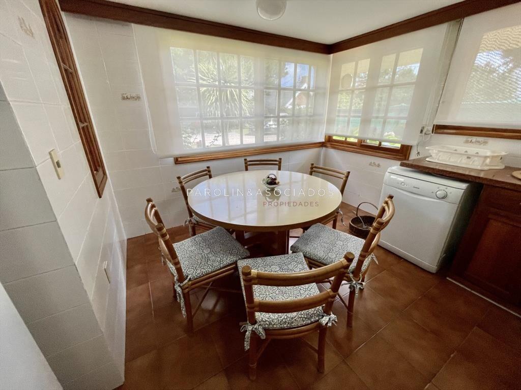 Excelente casa en Paradas