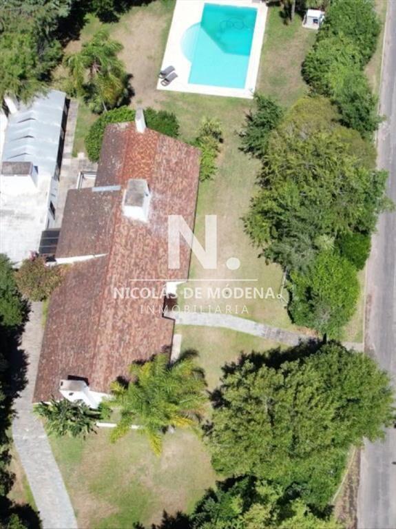 En venta casa en Barrio Golf, Punta del Este de 6