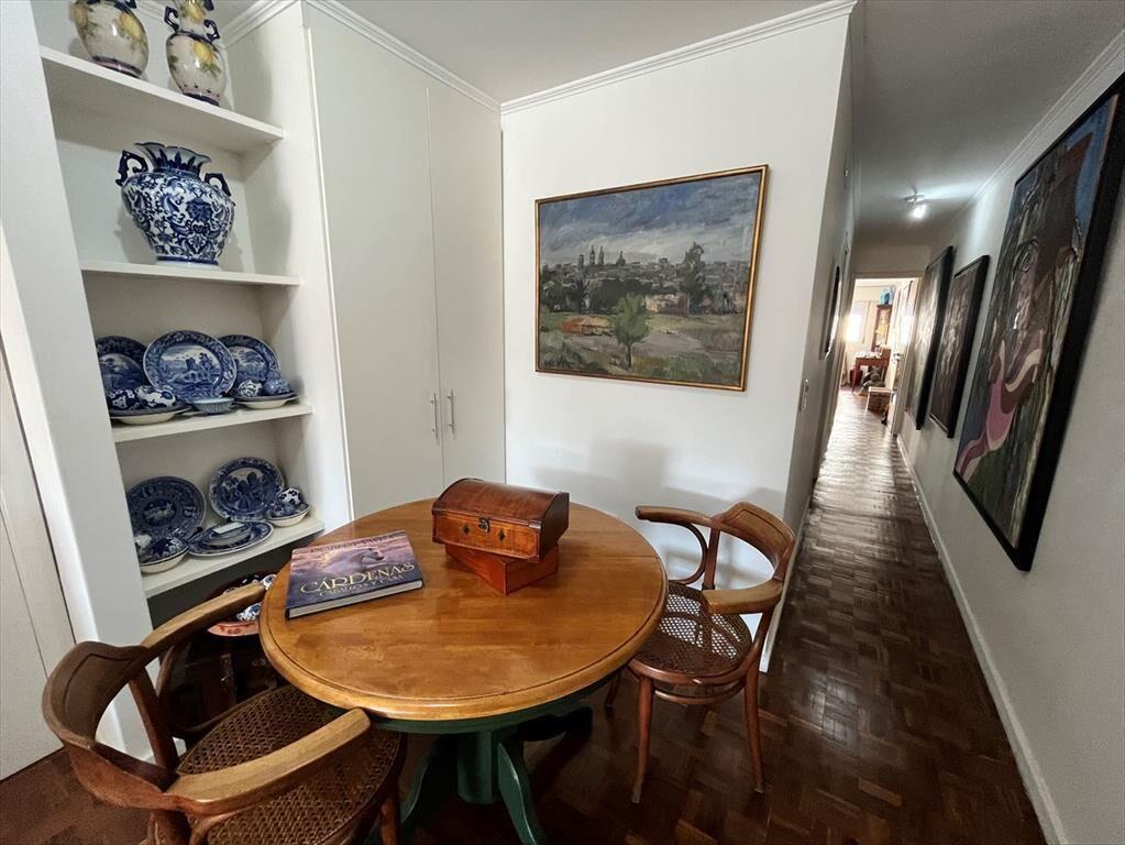 Venta Apartamento 2 Dormitorios y Garaje Pocitos