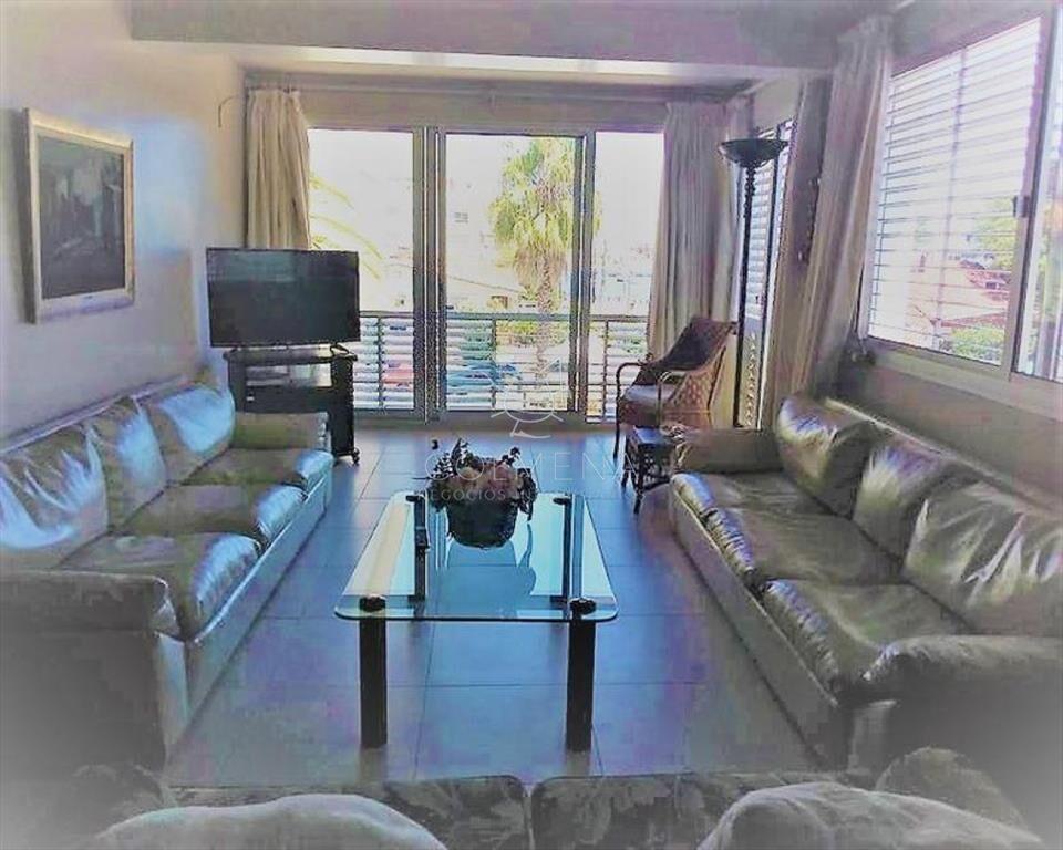 Apartamento cerca del Puerto y rambla de 3 2 1 y