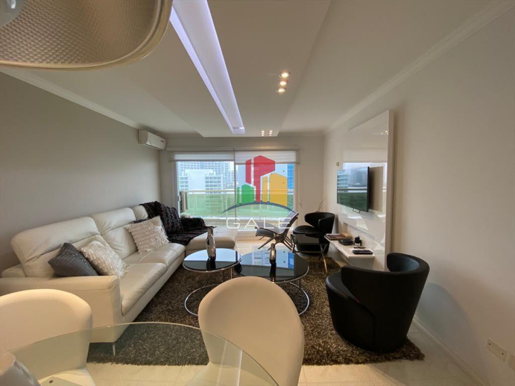 Apartamento en Venta de 3 dormitorios en Edificio Coral Tow