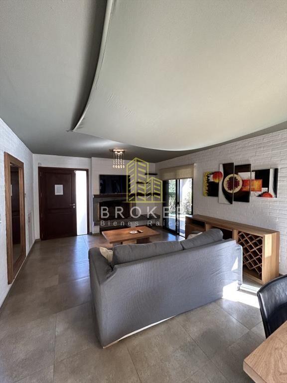 Venta de Duplex en Barrio Privado, Playa Mansa.