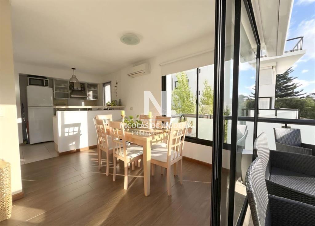 En venta apartamento duplex en Playa Brava, con