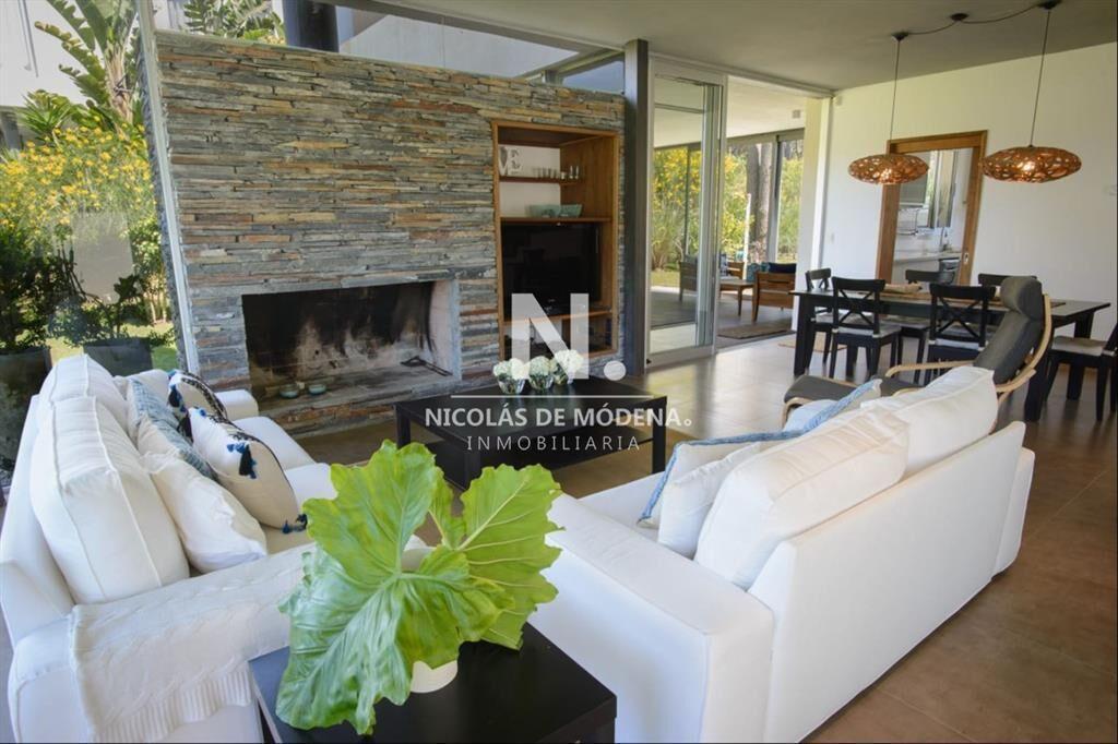 Vende casa en Rincon del Indio en Punta del Este