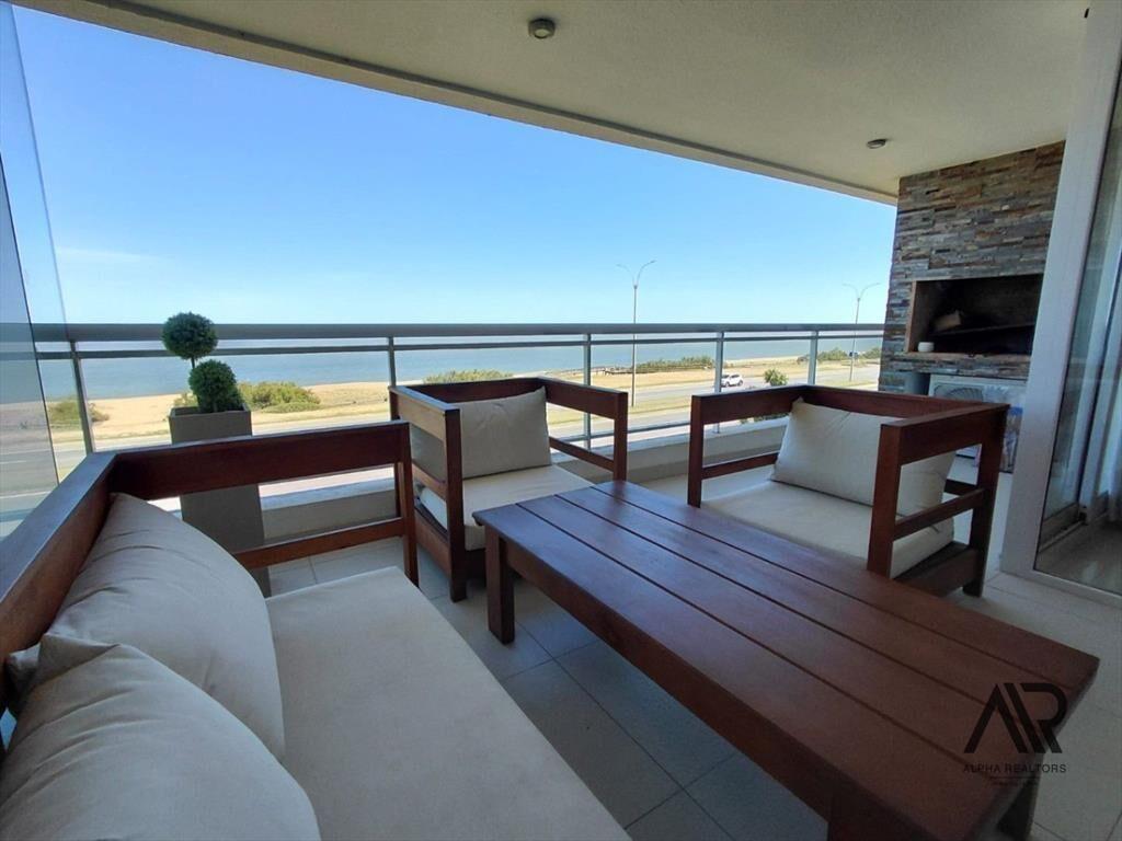 Apartamento en venta c/ cochera en Playa Mansa