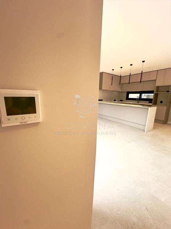 Vende casa a estrenar en Club del lago, Punta