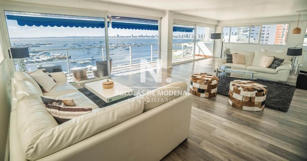Departamento en venta de 6 dormitorios frente al