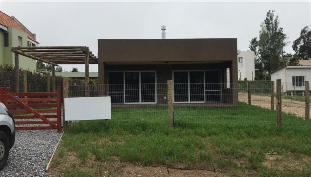 Venta de Casa 3 DORMITORIOS en LA BARRA.