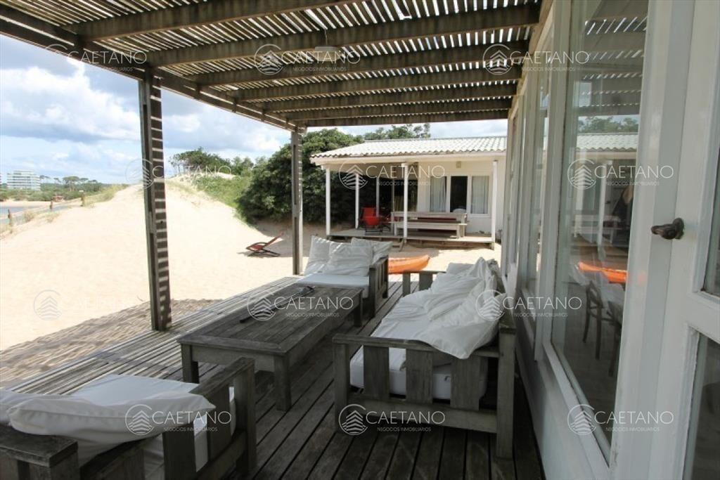 Casa sobre la playa, ideal para veranear!