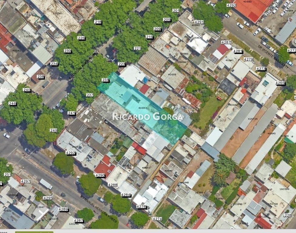 Casa en venta para reciclar sobre Carlos Maria Ramirez -...