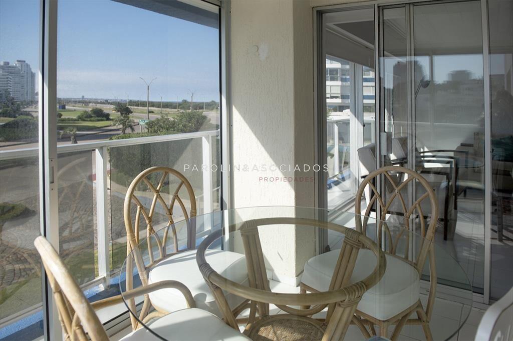Vende departamento de 3 dormitorios en Ocean del