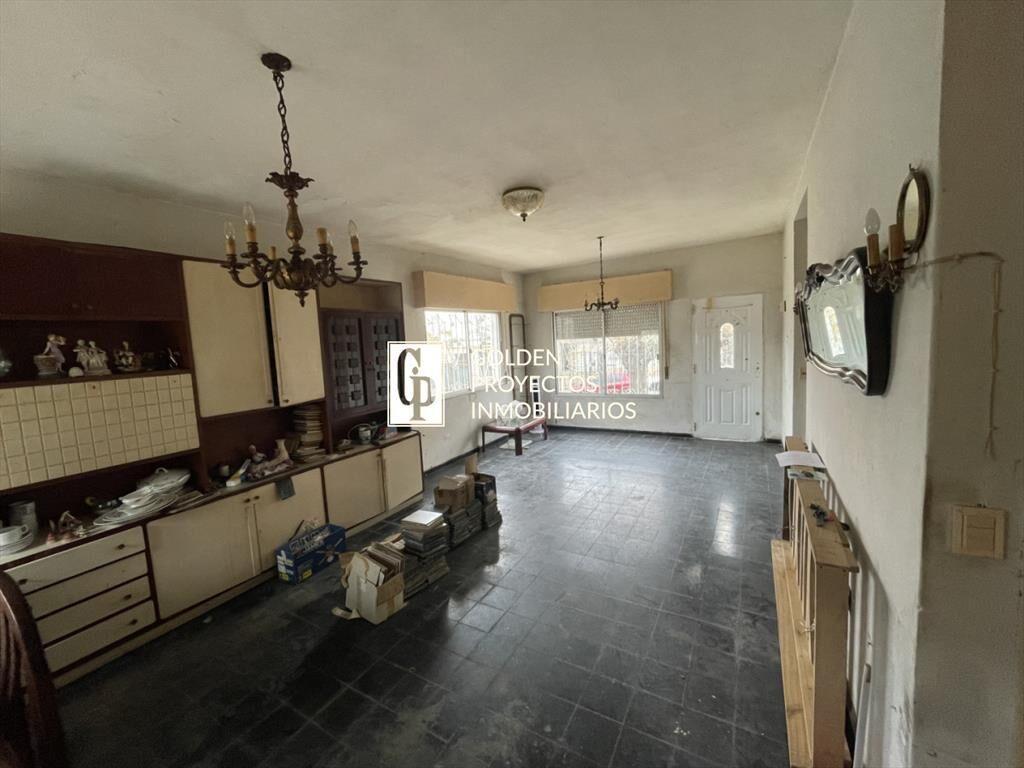 Casa en venta tres dormitorios y local comercial en Cerrito