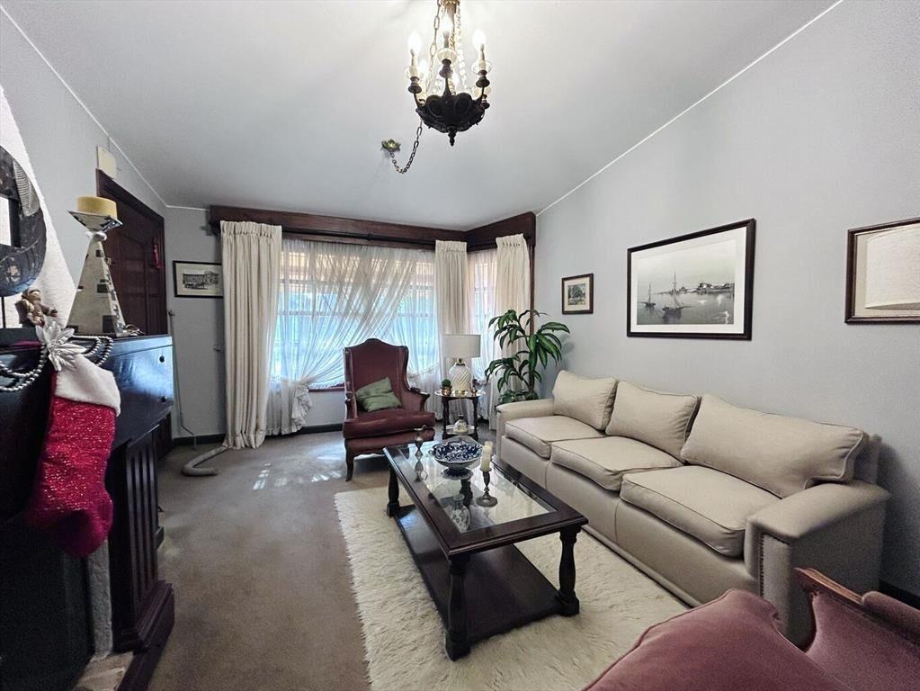 Venta casa 4 dormitorios con jardín, piscina , barbacoa y g